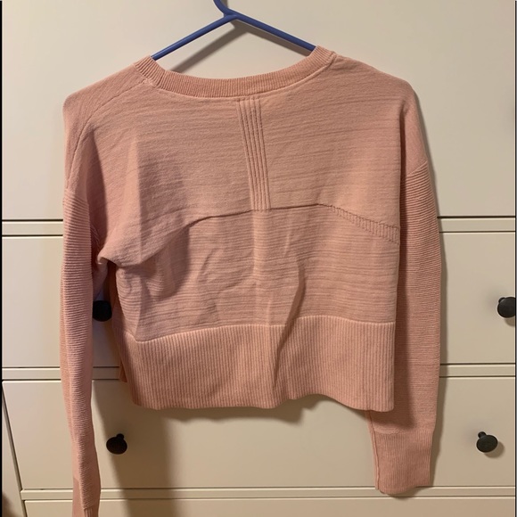 Blush color gymshark pullover NWOT - Picture 2 of 3